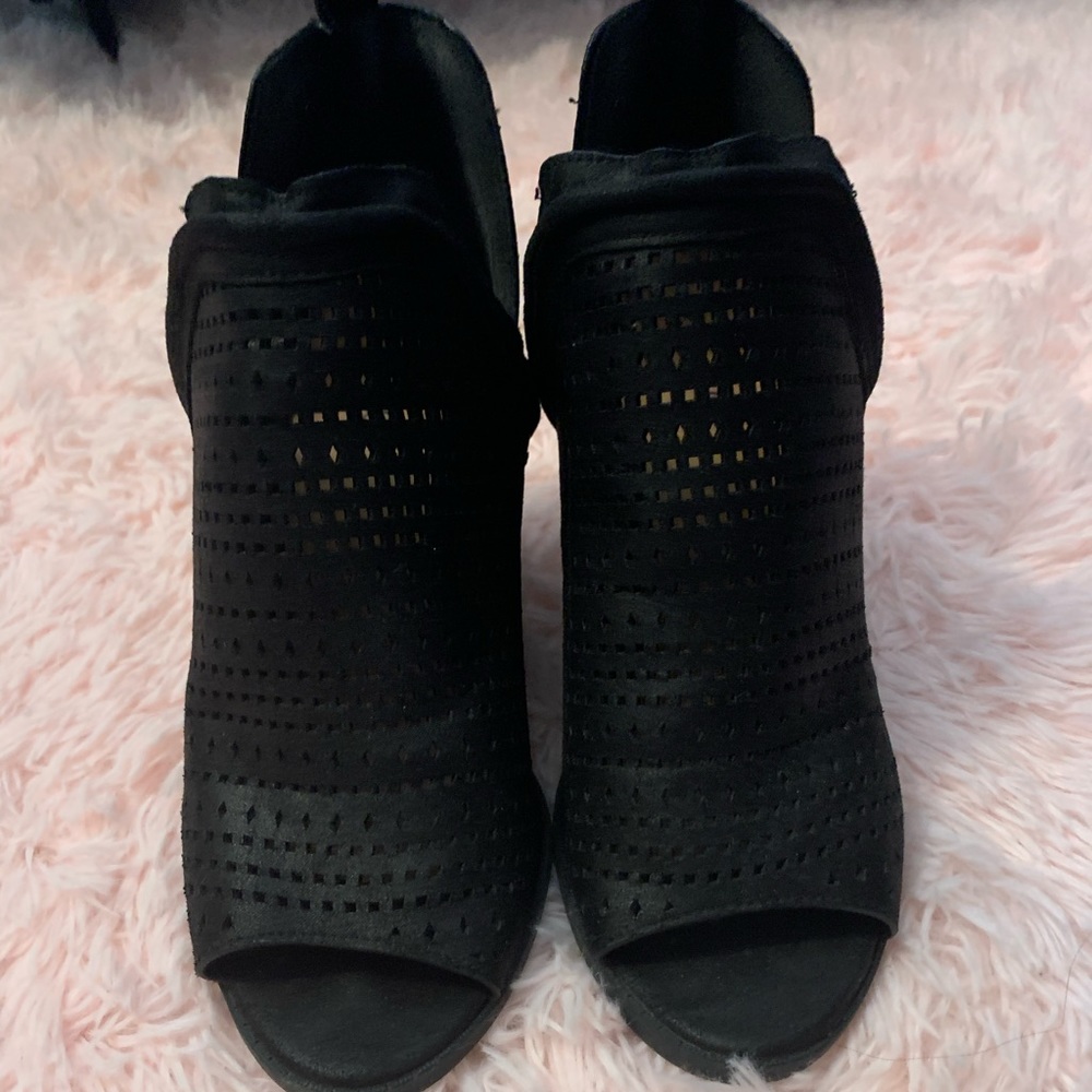 Peep-toe booties